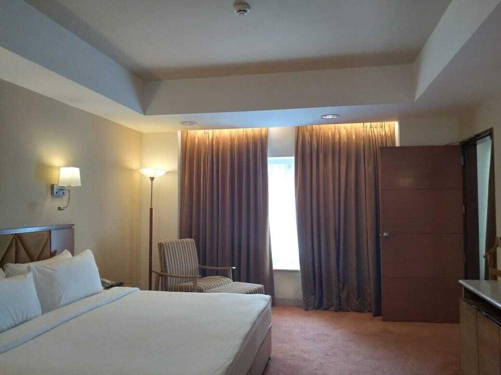 塔那湖上城市幸运公园酒店 - Itc酒店集团成员 塞恩 外观 照片