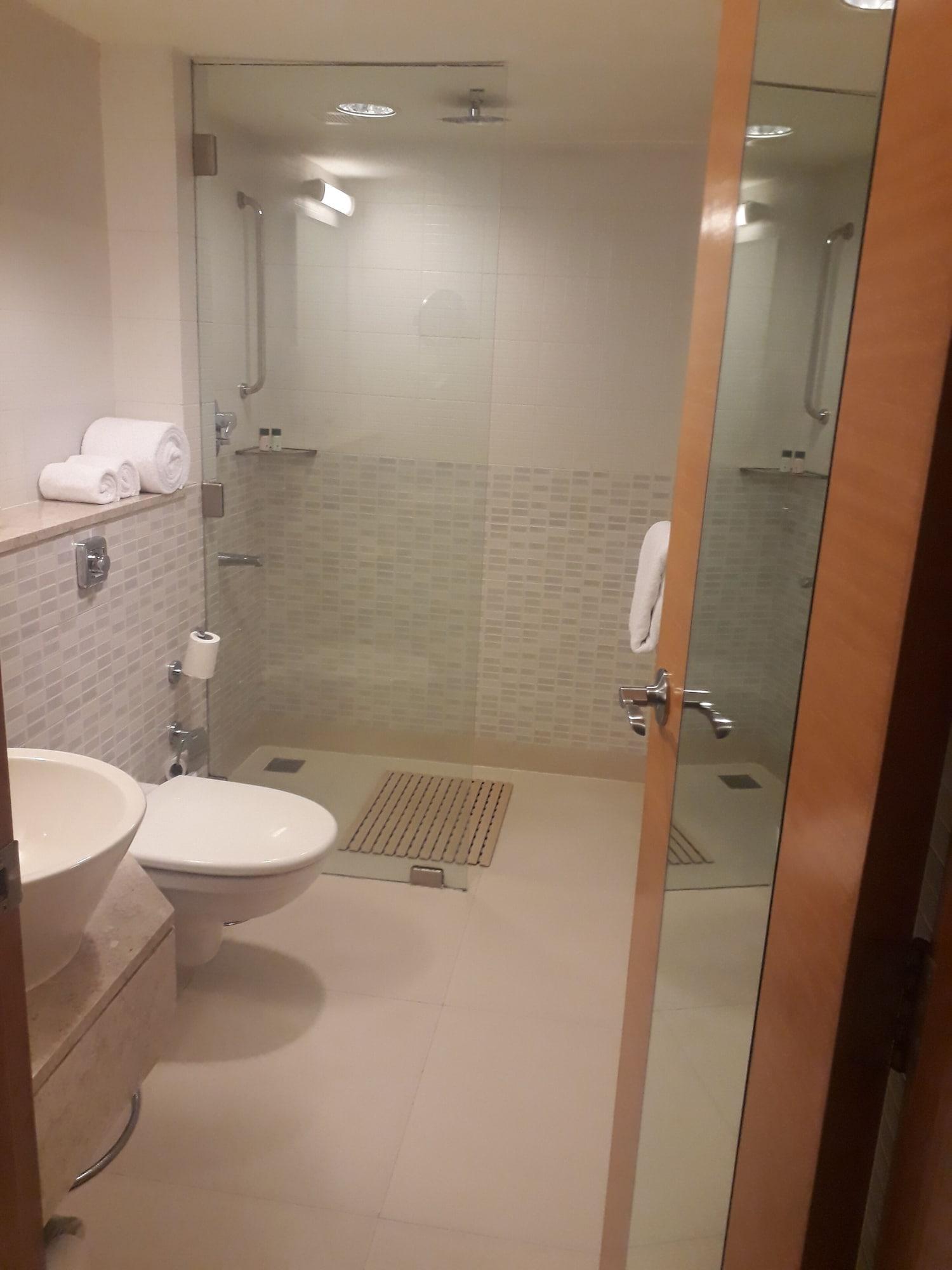 塔那湖上城市幸运公园酒店 - Itc酒店集团成员 塞恩 外观 照片