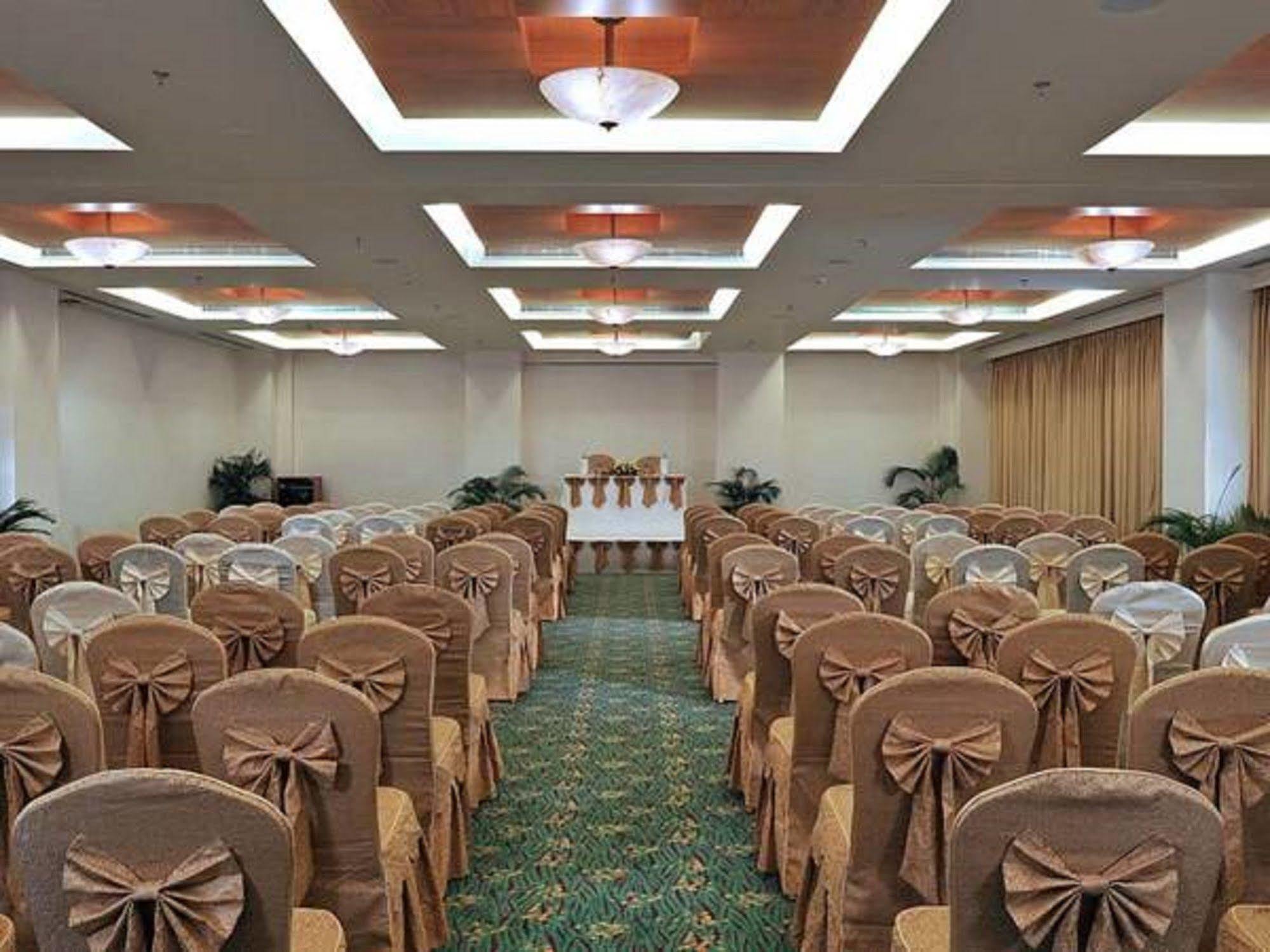 塔那湖上城市幸运公园酒店 - Itc酒店集团成员 塞恩 外观 照片