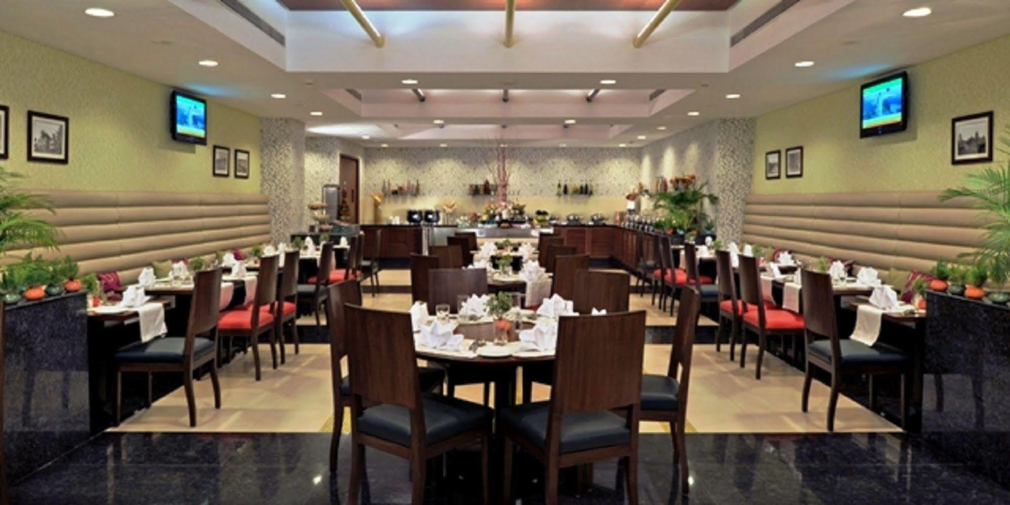 塔那湖上城市幸运公园酒店 - Itc酒店集团成员 塞恩 外观 照片