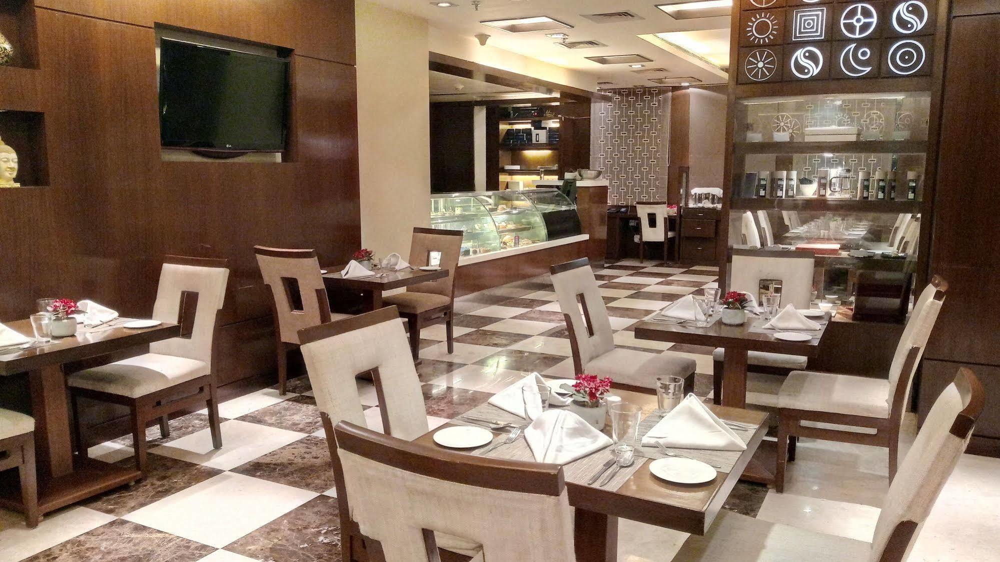 塔那湖上城市幸运公园酒店 - Itc酒店集团成员 塞恩 外观 照片